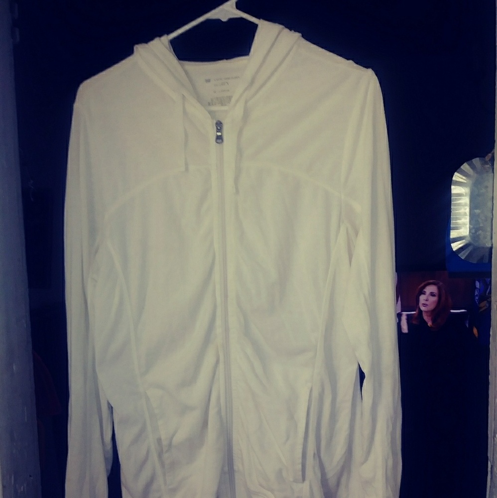 EUC Tek Gear Hooded zip sweater.